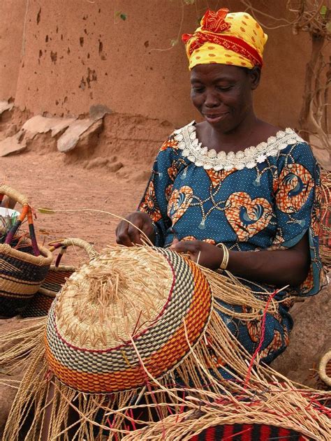 Bague de mariage : african market Cerca con Google | Tressage de panier, Panier africain ...