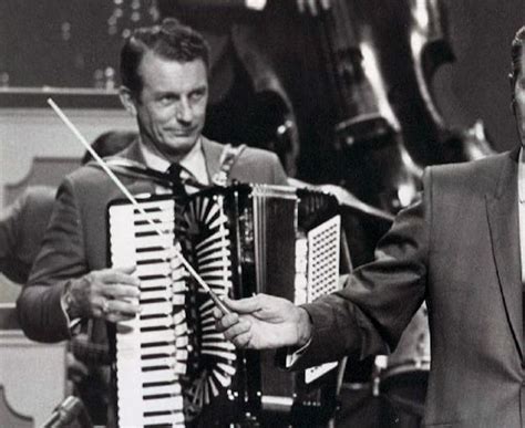 15 Famous Accordion Players You Should Know