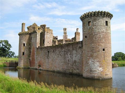 archaicwonder: “Caerlaverock Castle, Dumfries, Scotland Keep reading ” | Scottish castles ...