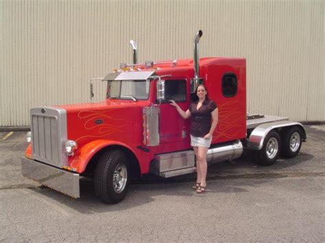 Lil Big Rig – Peterbilt and Kenworth Body Kits for Ford F250 Pickups