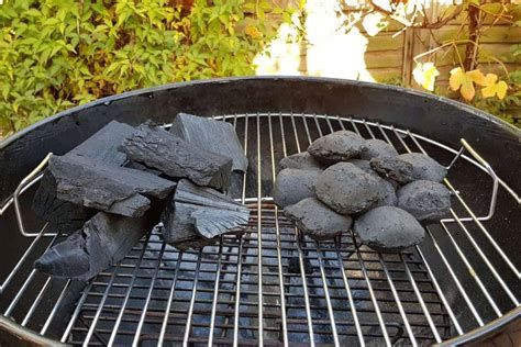 Lump Charcoal vs Briquettes — Which is Better, When, and Why?