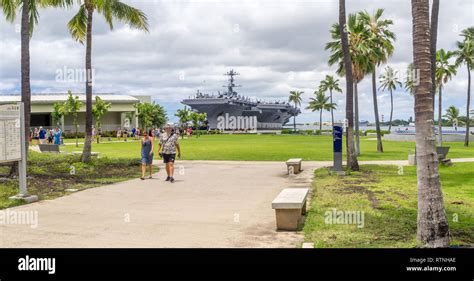 Nuclear powered aircraft carrier hi-res stock photography and images ...