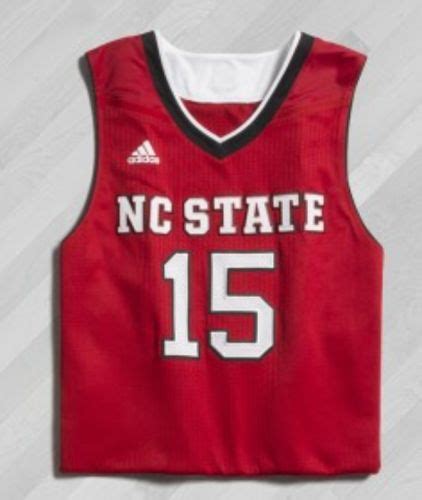 Histoire des Maillots NC State Wolfpack - Basketball Jersey Archive