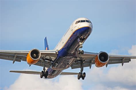 TF-ISY: Icelandair Boeing 757-200 (Formerly With American Airlines)