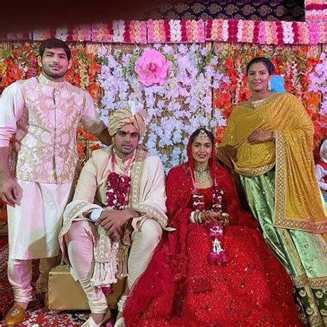 Pregnant Geeta Phogat and family celebrate Babita Phogat’s wedding