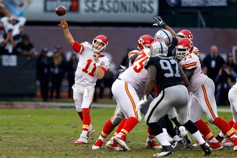 Ranking the biggest Chiefs vs. Raiders games in rivalry history - Page 4