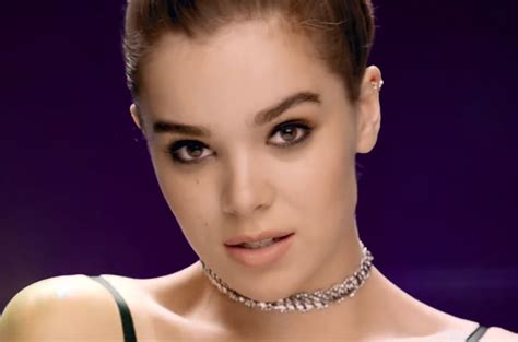 Hailee Steinfeld Rises to Pop Star Status in ‘Starving’ Video: Watch ...