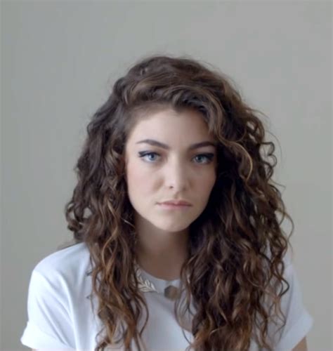 G324 Advanced Portfolio in Media Studies: Lorde - Royals - Music Video ...