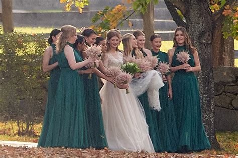 Jennifer Gates walks down the aisle with Bill and Melinda