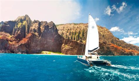 Kauai's Best Na Pali Coast Boat Tours in - Hawaii's Best 2021