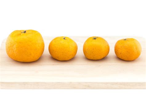 How Much Does an Orange Weigh? (Quick Guide) | Measuringly