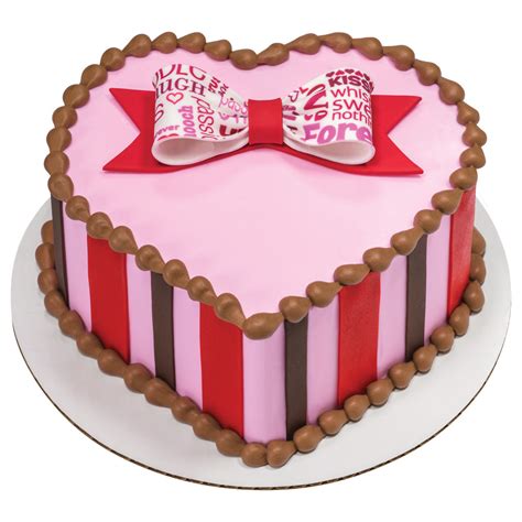 10 Beautiful Heart Shaped Cake Decorating Ideas 2024