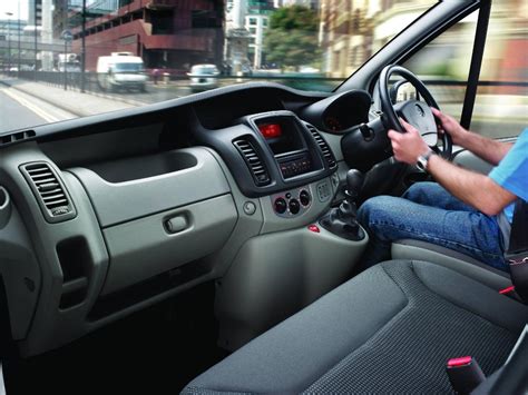 Vauxhall Vivaro Gets More Equipment for Less Money - autoevolution