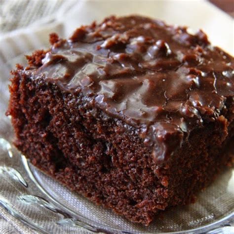 30 Minute Chocolate Fudge Cake…One Bowl, One Spoon | Stuff Happens