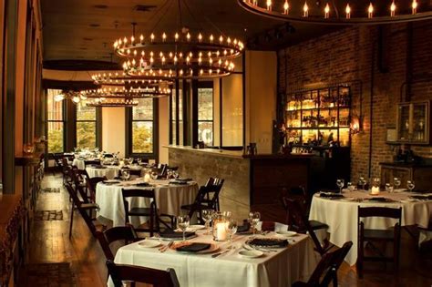 20 Must-Try Romantic Restaurants in Knoxville, TN