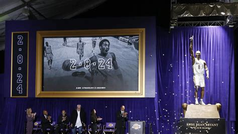 Lakers unveil statue honoring late HOFer Kobe Bryant | Yardbarker