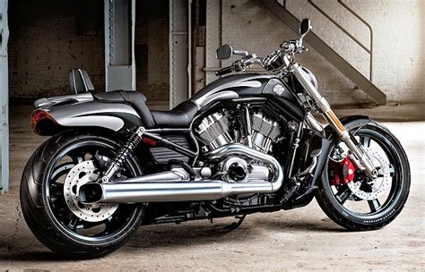 Harley-Davidson VRSCF 1250 V-Rod Muscle 2016 - Fiche moto - MOTOPLANETE