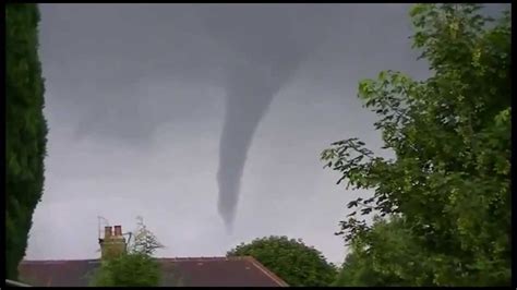 Wakefield Tornado, United Kingdom August 2012 - YouTube