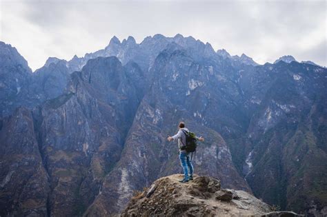 Hiking the Tiger Leaping Gorge: Know Before You Go - Museum of Wander