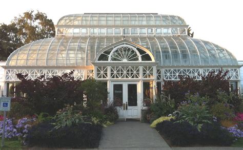 Monday/ Volunteer Park Conservatory at 100 – Willem's Planet