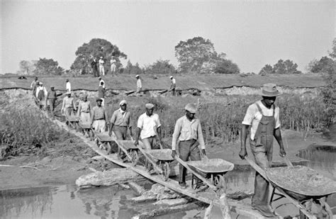 History in Photos: Ben Shahn - Louisiana