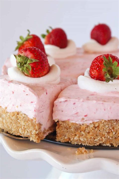 Easy No Bake Strawberry Cheesecake | Practically Homemade