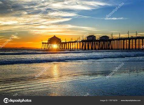 Huntington beach Pier at Sunset Stock Photo by ©kelpfish 178719276