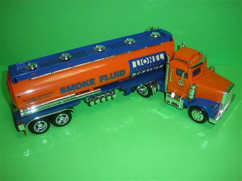 Lionel Trains 2001 Tanker Truck – Texaco Toys Plus