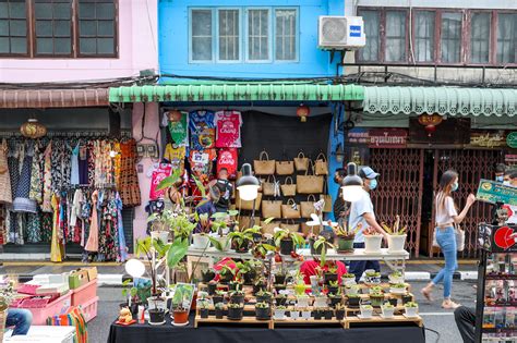 Sunday Night Market in Phuket: Fun Guide to the Walking Street