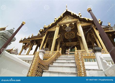 Thai Royal Palace in Bangkok Stock Photo - Image of landmark, golden ...