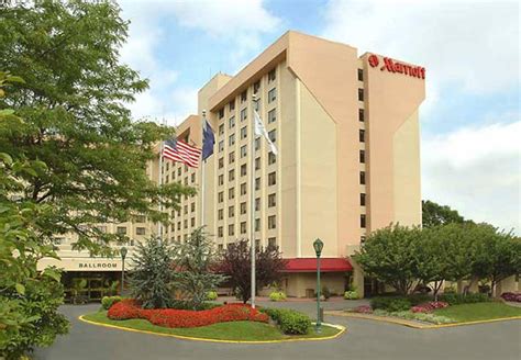 New York LaGuardia Airport Marriott | Find Your Perfect Lodging, Self-Catering, or Bed and ...