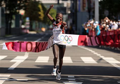 Olympics Marathon / Olympic Marathon Trials Galen Rupp Dominates 43 Year Old Makes Team : Louis ...