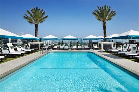 18 Best Rooftop Pools at hotels in Los Angeles [2024 UPDATE]