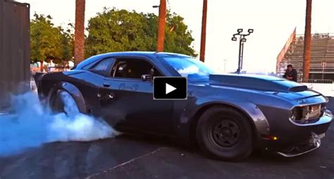 dodge_challenger_burnout | Hot Cars