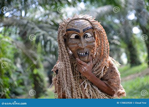 Malaysia Orang Asli Mah Meri Wear Mask in Oil Palm Plantation. Editorial Stock Photo - Image of ...