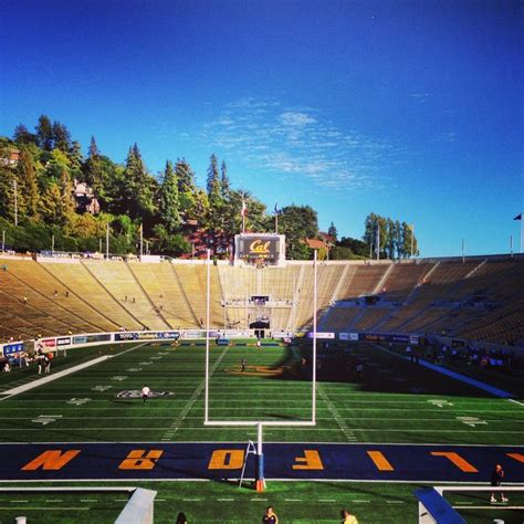 Memorial Stadium home of the California Golden Bears. #Berkeley, Ca | Sports stadium, Football ...