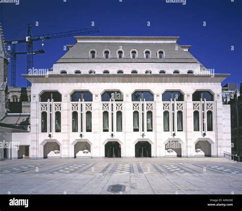 GUILDHALL ART GALLERY Stock Photo - Alamy