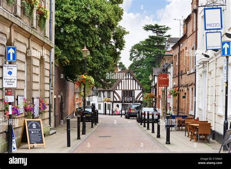 Warwick town cafes hi-res stock photography and images - Alamy