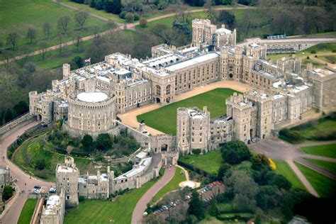 Stonehenge & Bath Tour (£29) and Windsor (£39) - London - Wowcher