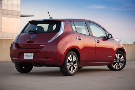 2016 Nissan Leaf SL One Week Review | Automobile Magazine