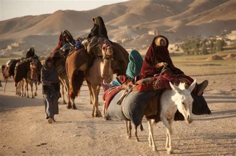 watanafghanistan: A caravan of Kuchi nomads on the move in Ghor ...