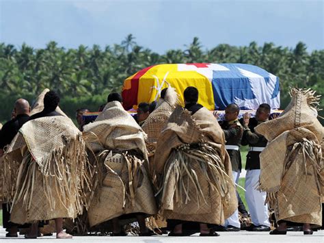 King George Tupou V of Tonga's funeral - Photo 7 - Pictures - CBS News