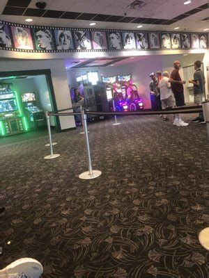 BRANSON MEADOWS CINEMAS - 11 Photos & 18 Reviews - 4740 N Gretna Rd ...