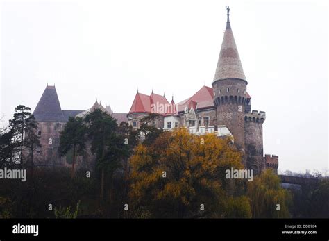 Corvin castle romania hi-res stock photography and images - Alamy