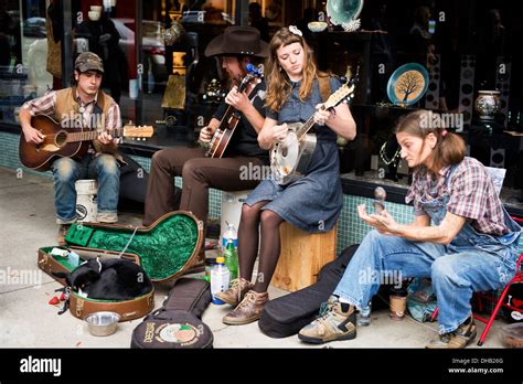 Street musicians in Asheville North Carolina, Abby the Spoon Lady Stock Photo: 62323480 - Alamy