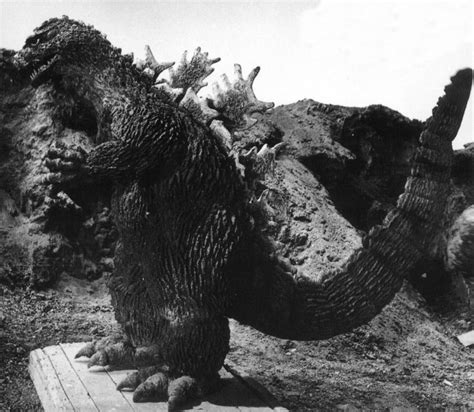 King Kong vs Godzilla Behind the Scenes – Becoming Godzilla