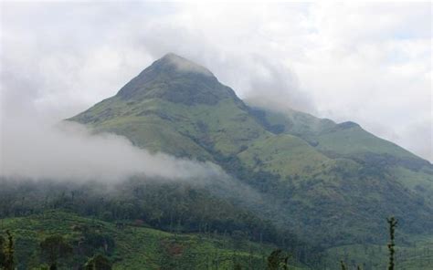 This Heart-Shaped Lake Atop Wayanad's Chembra Peak Is A Sight For The True Romantics! | WhatsHot ...