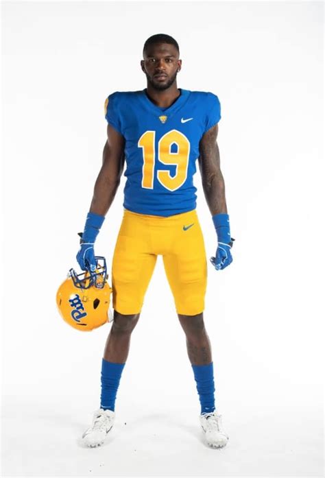 Pitt turns throwbacks into its full-time uniforms - Footballscoop