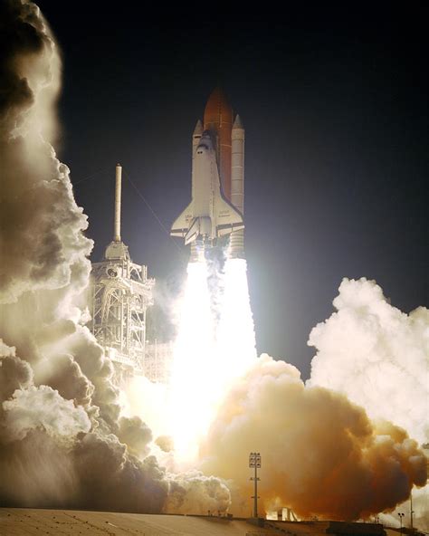 Sts-72, Space Shuttle Endeavor Launch Photograph by Science Source - Fine Art America