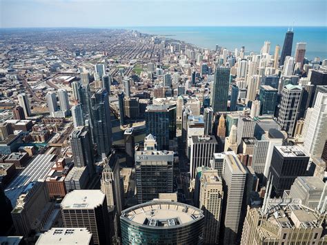 Willis Tower Skydeck vs. Hancock 360 Chicago: Which is Best?